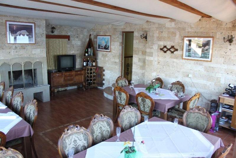 Hotel Anderba Krasići Ngoại thất bức ảnh