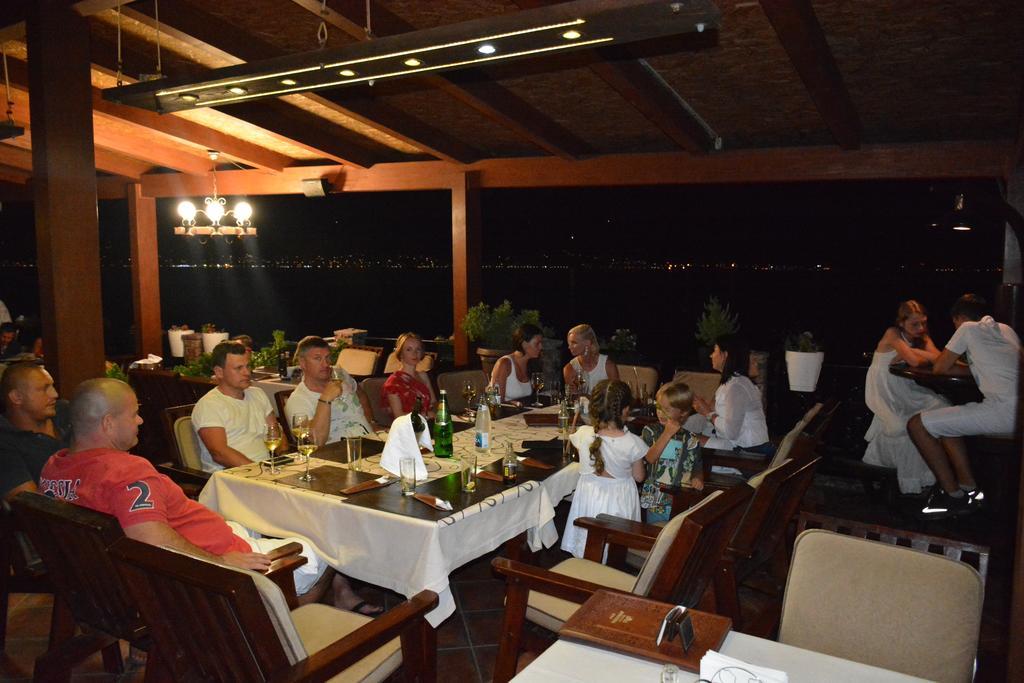 Hotel Anderba Krasići Ngoại thất bức ảnh
